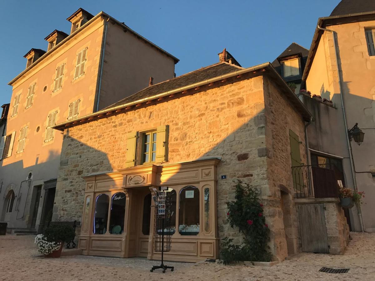 Les Maisons Du Perigord Cote 50 Terrasson Bagian luar foto